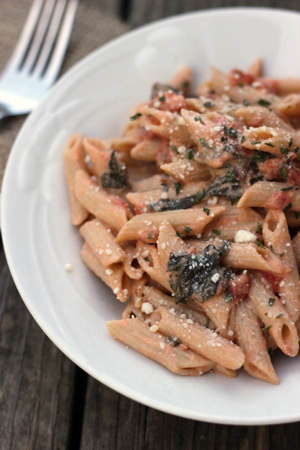 Spicy Tomato Spinach Pasta Recipe