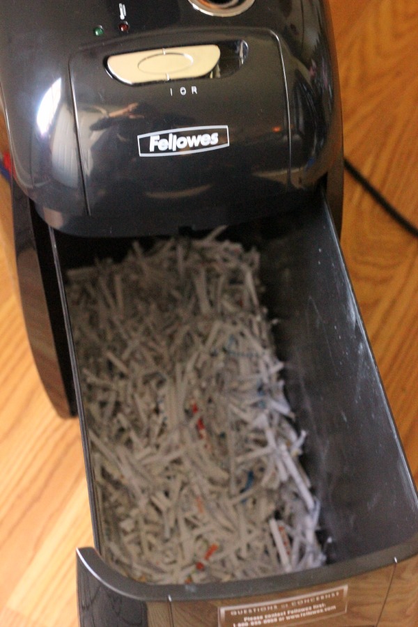 fellowes shredded paper